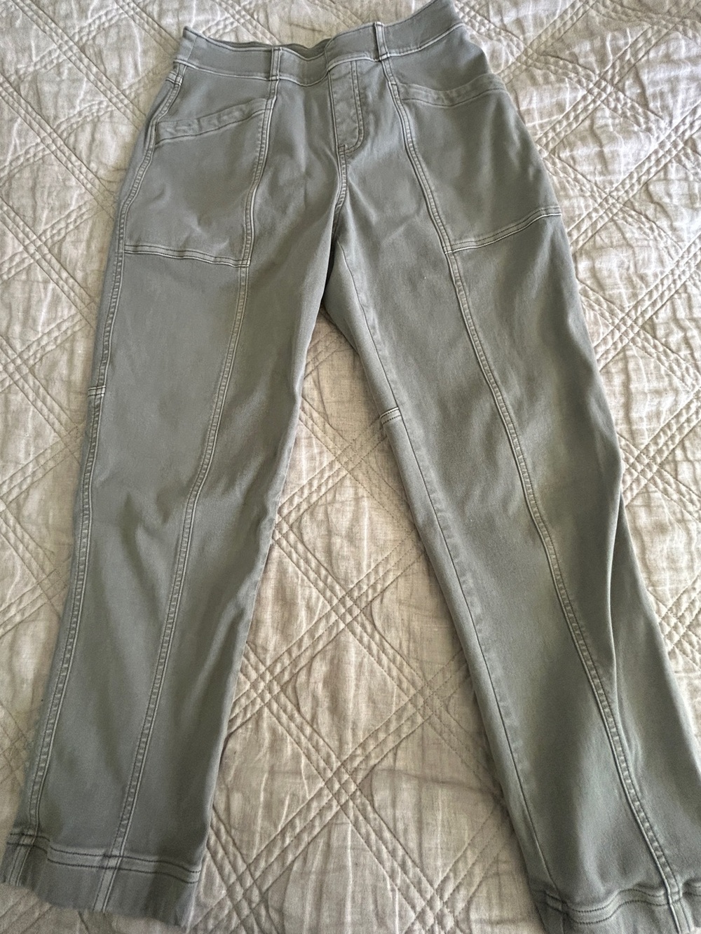 Spanx cargo style olive green pants size medium